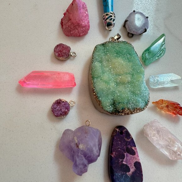 Crystal Druzy and Gemstone Pendant Lot - Picture 12 of 14